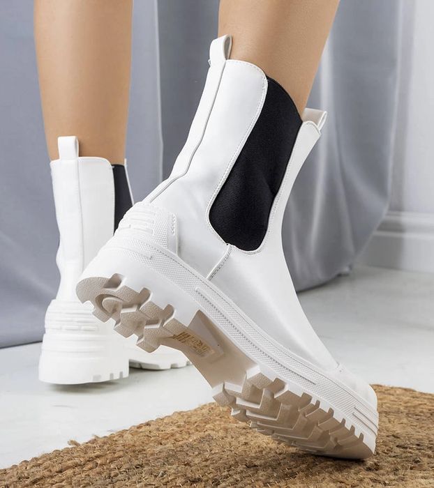 Białe botki damskie Crispo