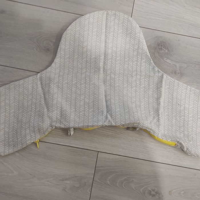 Ochraniacz do krzesełka do karmienia ikea