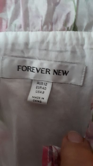 Śliczna sukienka w kwiatki Forever New L