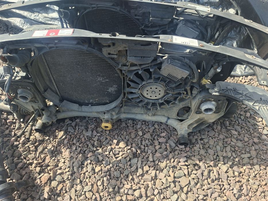 Audi a4 b6 1.9 tdi pas przedni kompletny chłodnice wentylatory