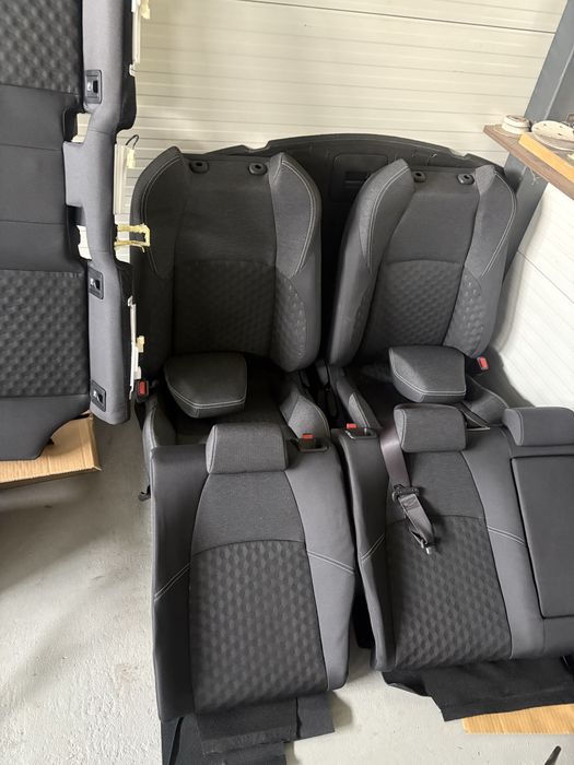 Siedzenia fotele toyota corolla e21 combi kombi
