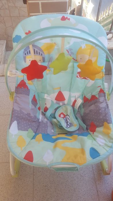 Espreguiçadeira  tanto  dá deitado  ou sentado  para bebés