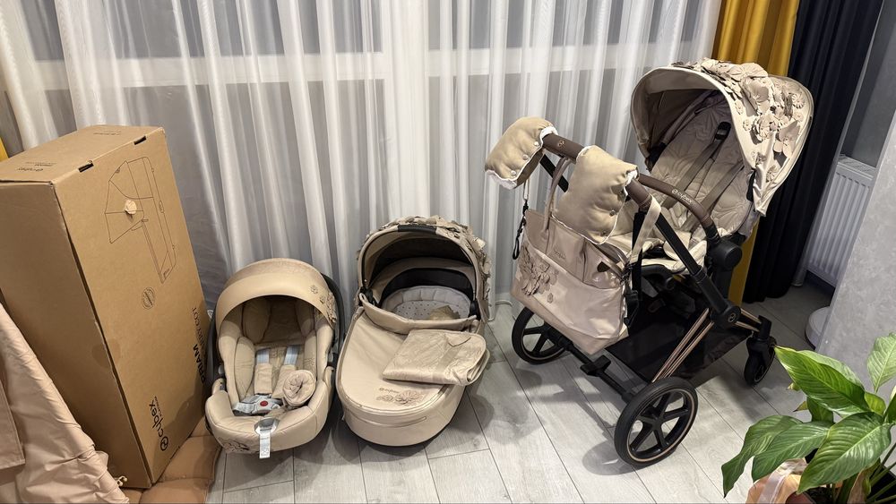 Продам коляска 3 в 1 cybex priam 4.0 simply flowers beige