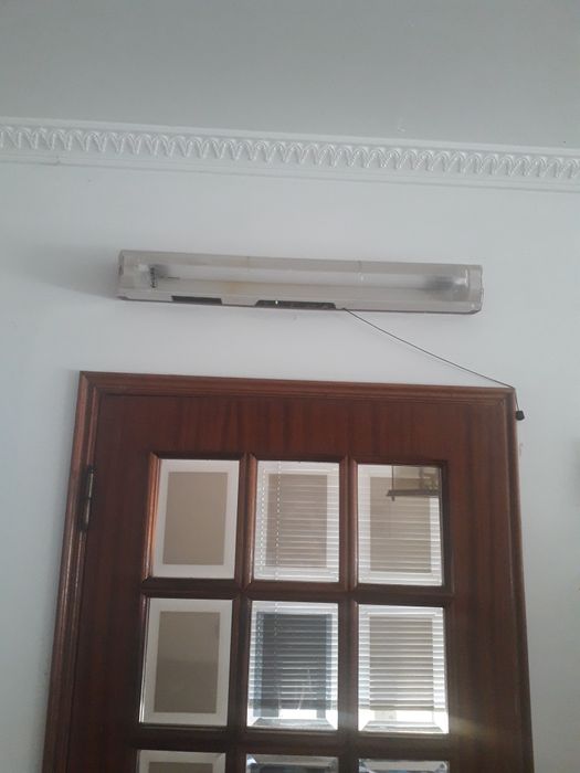 Lanterna Philips 100% NOVA e muito versátil.