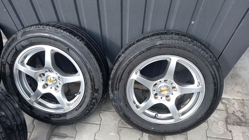 Продам резину Bdgestone летнюю с дисками 195/65/R15, 5 на 115