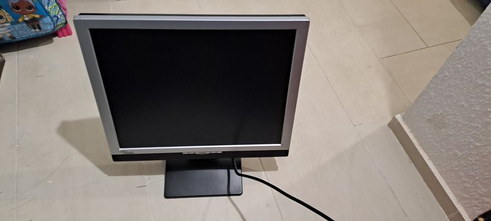 Ecra lcd Fujitsu 19 polegadas