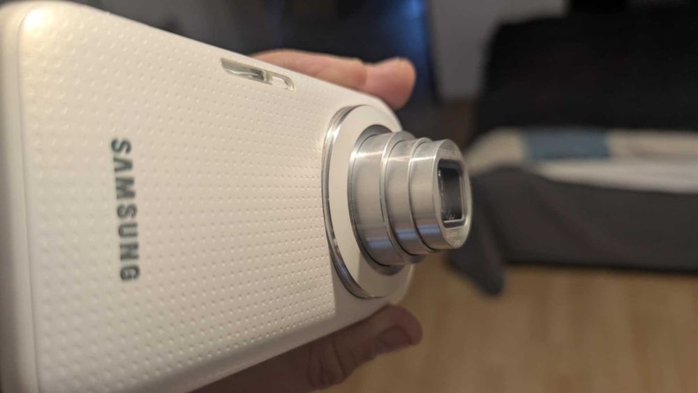 Samsunga Galaxy S5 Zoom