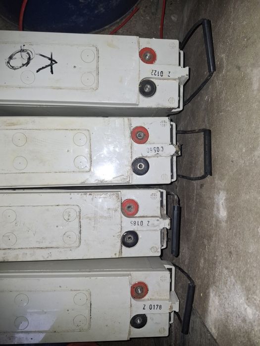 Акамулятори хороші 12v 190a.2.3кв.agm.ZemaRail.