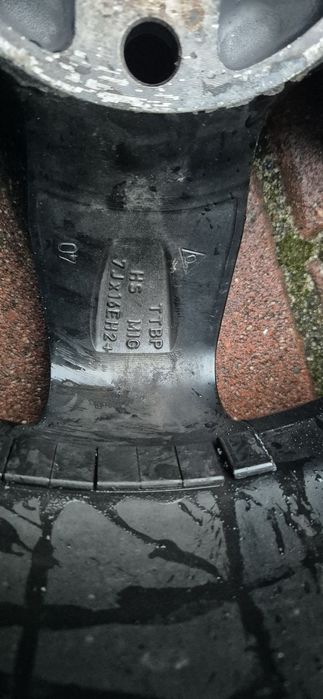 Alufelgi z oponami zimowymi Dezent BMW 5x120 205/55/R16