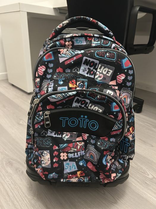 Mochila Escolar com Rodas TOTTO – Como Nova!