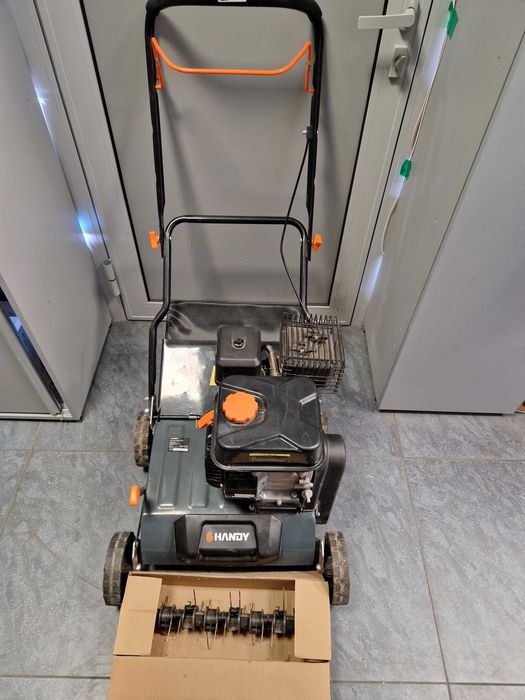 Wertykulator spalinowy Areator Handy DKW40