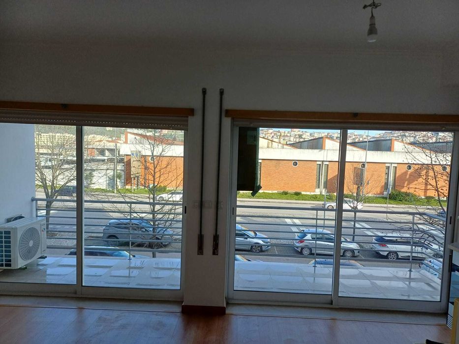 Apartamento T0 C/ Garagem Fórum de Coimbra/Portugal dos Pequenitos