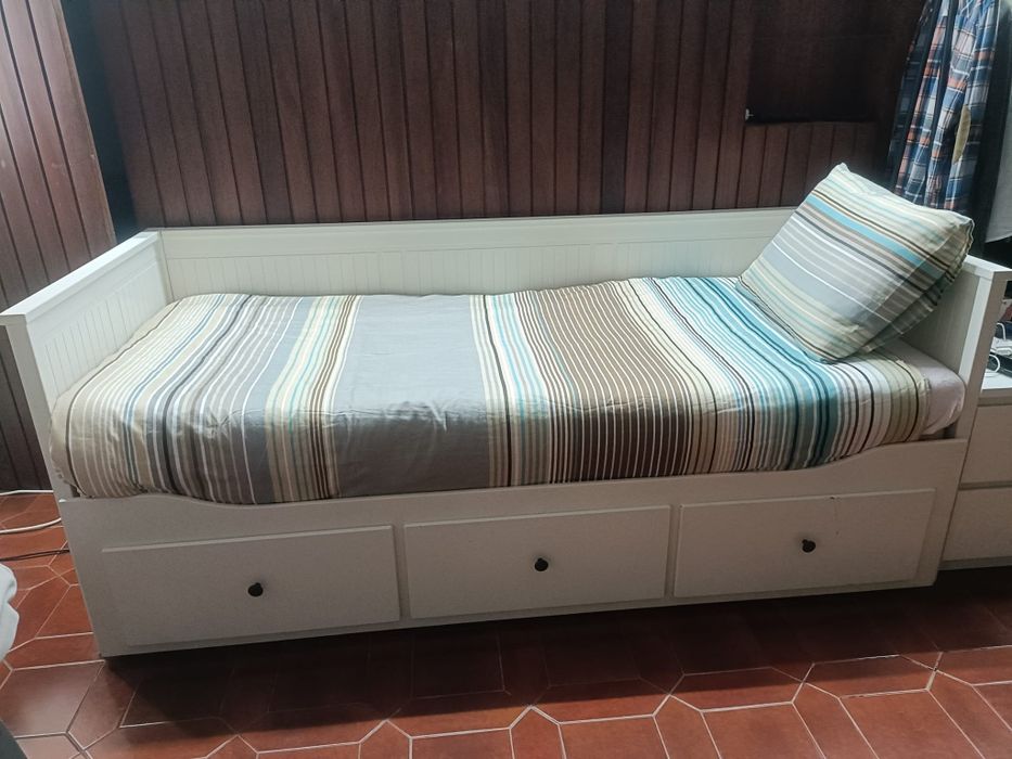 Cama de solteiro com colchão