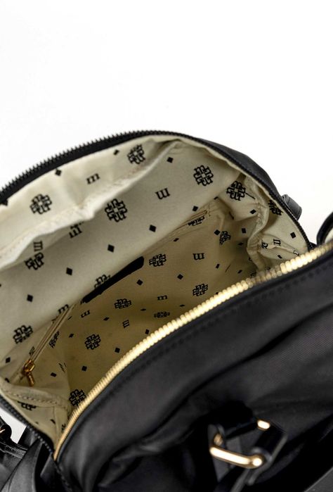 Plecak damski MONNARI czarny elegancki BAG2560 miejski na co dzień