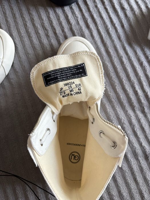 Кросівки GU x Undercover
