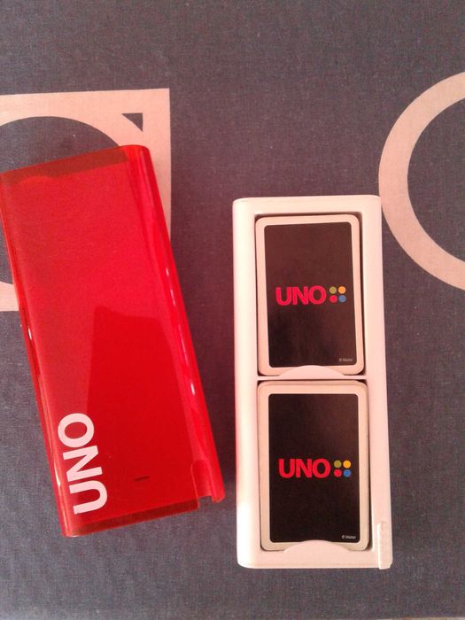 Jogo Uno em estojo de viagem, NOVO!