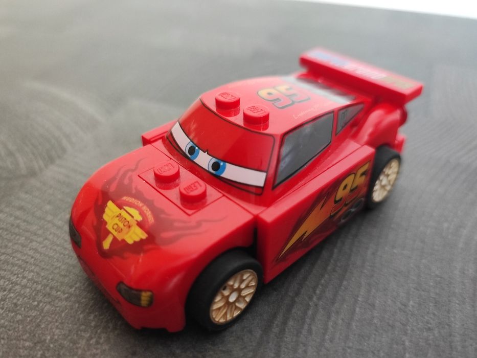 LEGO Auta 2 Międzynarodowe wyścigi Grand Prix 8423