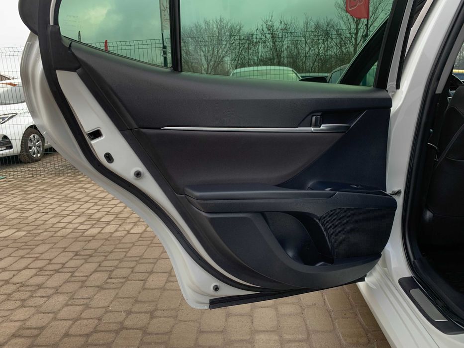Toyota Camry 2019