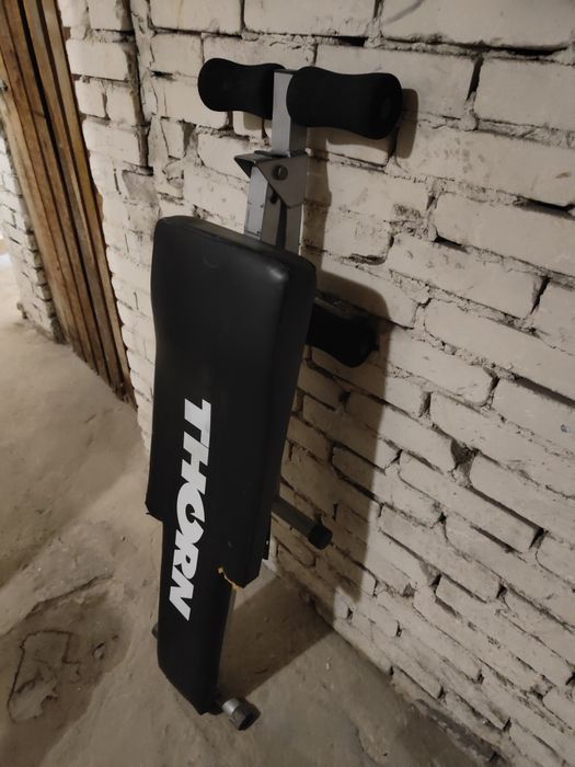 Ławeczka Thorn brzuszki