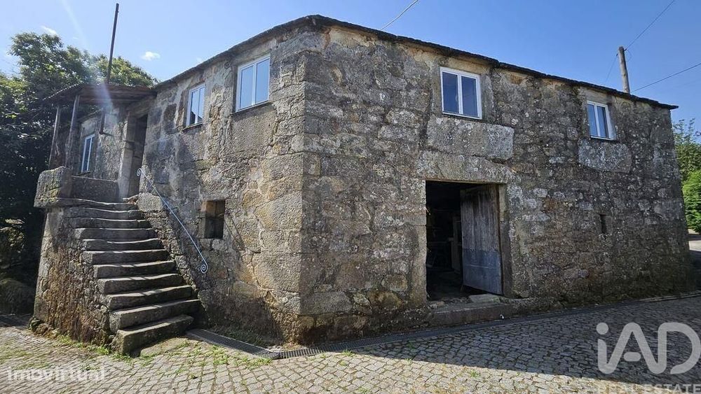 Casa de aldeia T5 em Chave de 356,00 m2