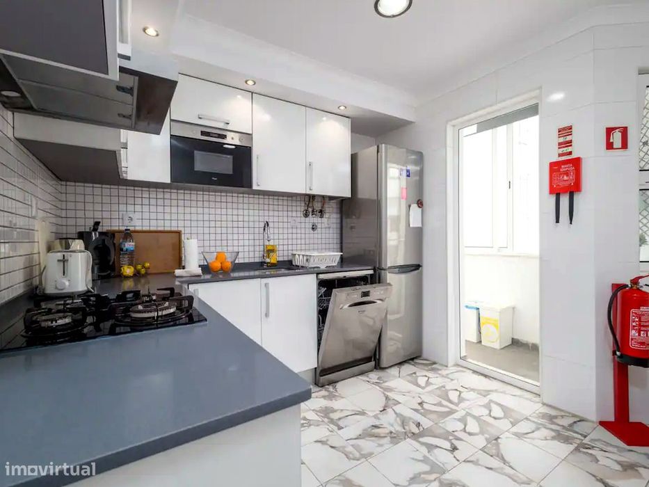 Apartamento T2 em Almada com varanda e ar condicionado