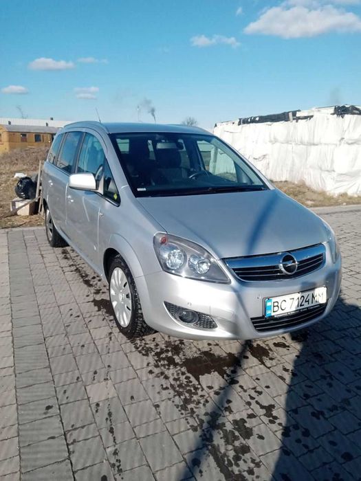 Продам опель зафіра в 2011 р 1,6 2011р