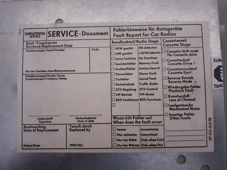 Radio Grundig usado.
