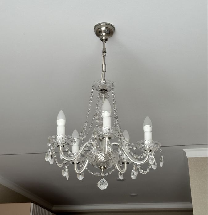 Продам кришталеві люстри