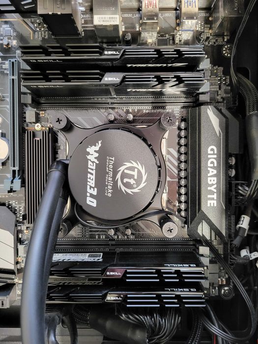 ПК i7-7800X Intel / 32 GB RAM / M2 SSD / Водяне охолодження
