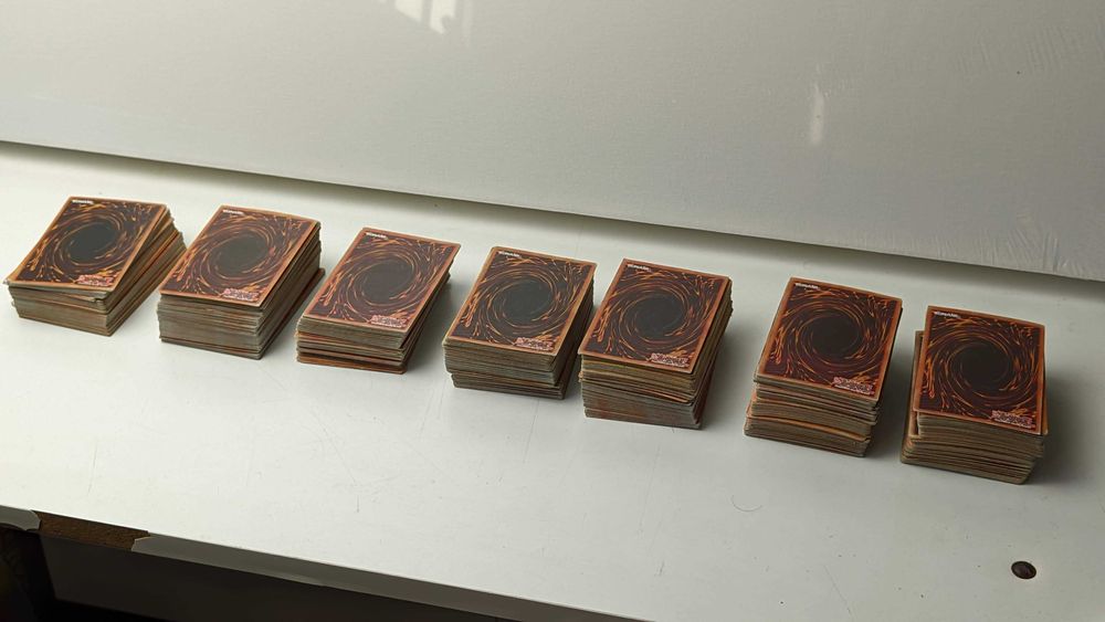 Muitas Cartas Yu-Gi-Oh