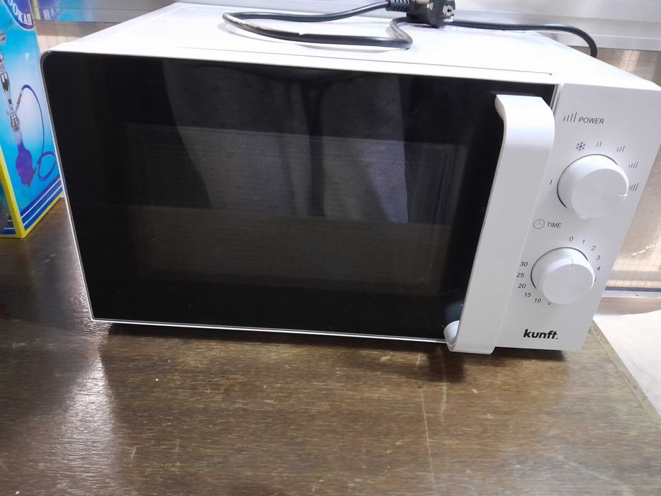 Microondas branco Kunf