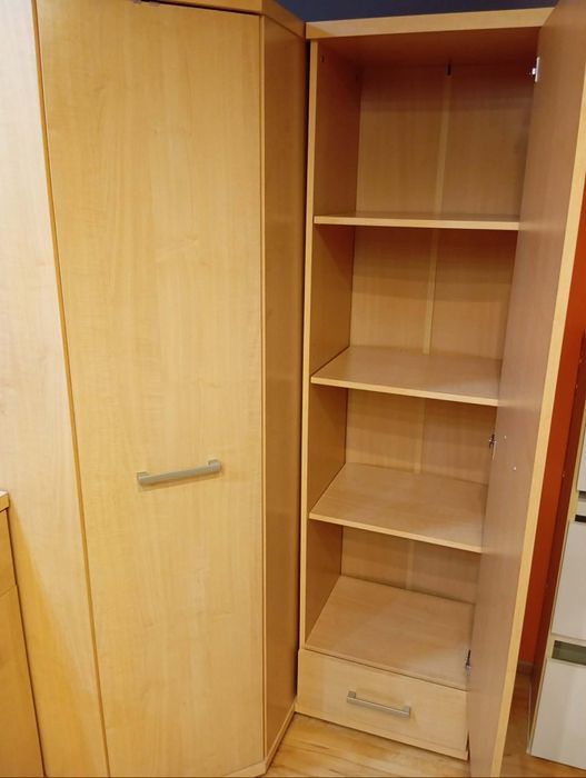 Szafa narożna ze słupkiem