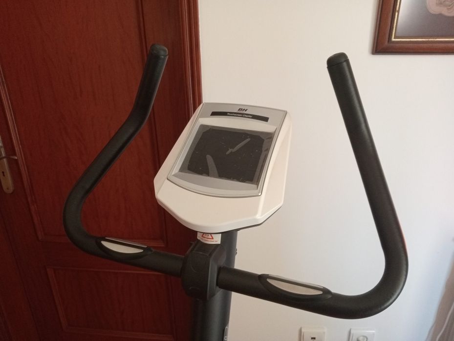 Bicicleta Indoor BH Zero H677

Display LCD com inumeras informações (P