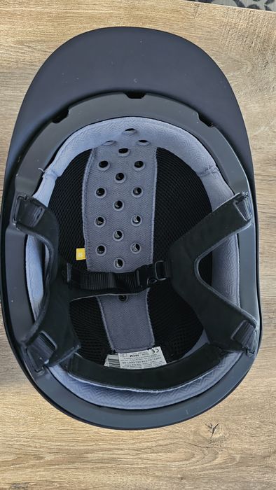 FOUGANZA kask jeździecki w rozm. 58