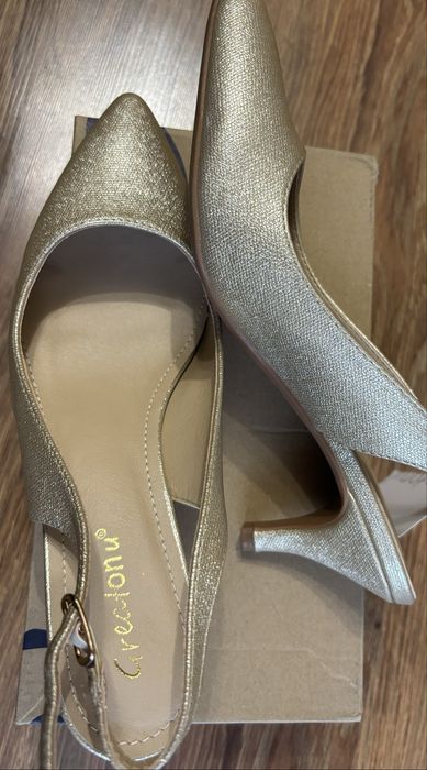 Czółenka damskie złote