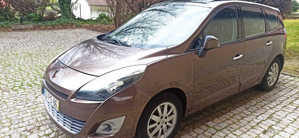 Renault Grand Scénic 1.5 dCi 7 Lug. Teto Panorâmico (2010]