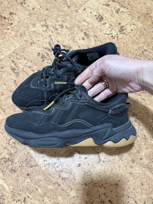 Продам свои adidas ozweego