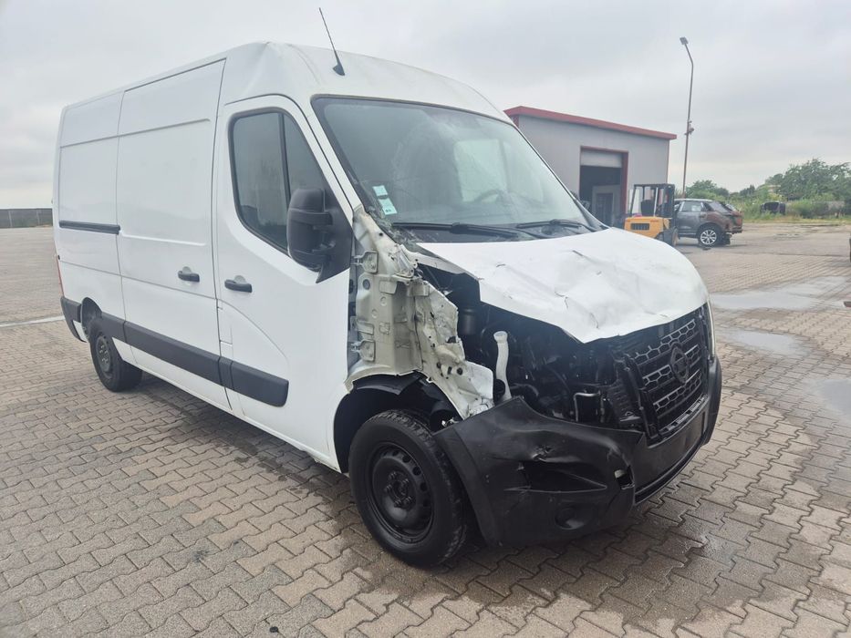 Nissan nv400