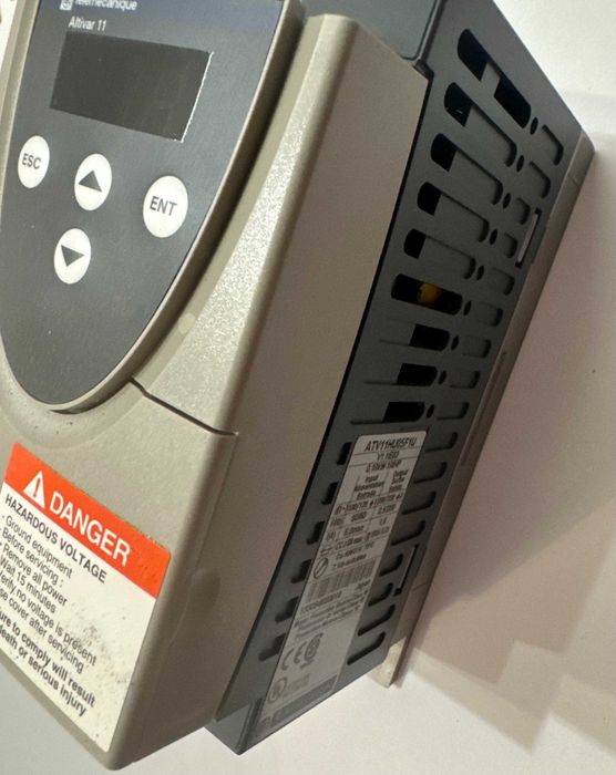 Falownik Schneider Electric ATV11HU05F1U 0,18kW - Nowy