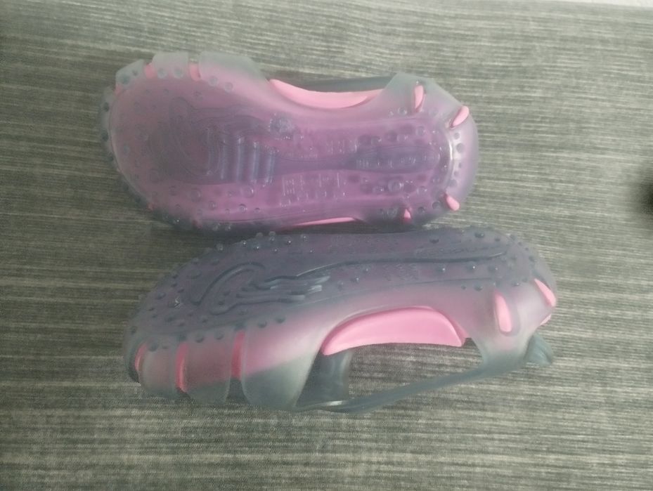 Calçado de piscina de criança