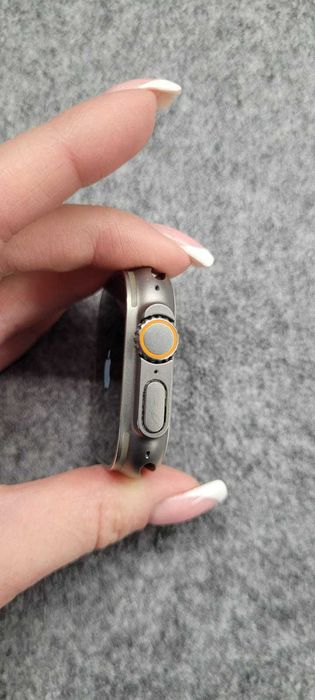 Продам Apple Watch Ultra з новим оригінальним ремінцем