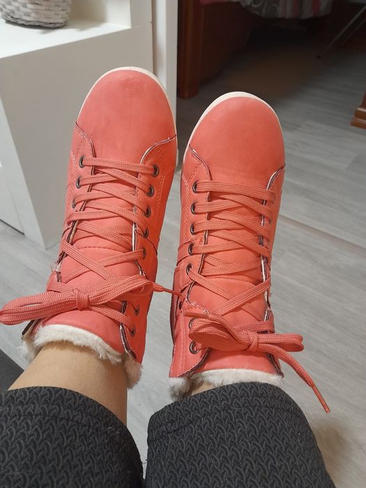 Sapatilhas cor de rosa com pêlo tam 37