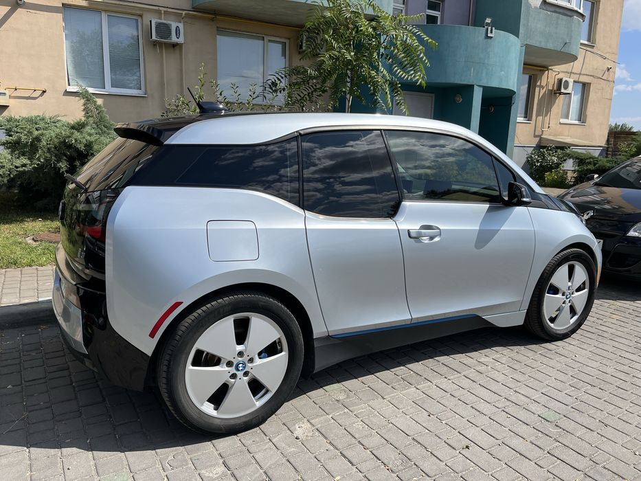 Електромобіль BMW I3