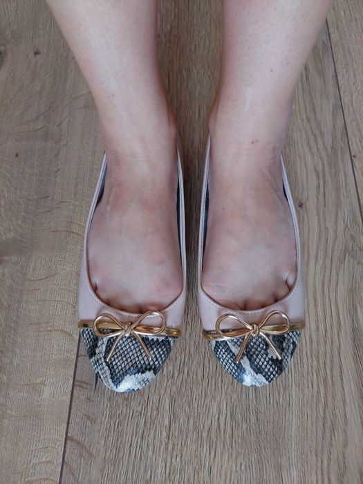 Beżowe buty balerinki lakierki z motywem wężowym Dorothy Perkins  37