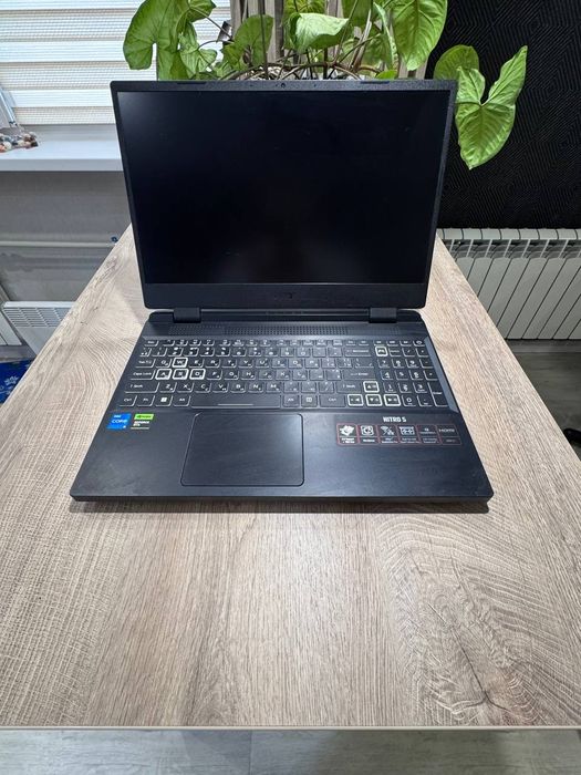 Ноутбук игровой RTX 4050 acer nitro 5 an515-58 в идеальном состоянии, и мышка в подарок