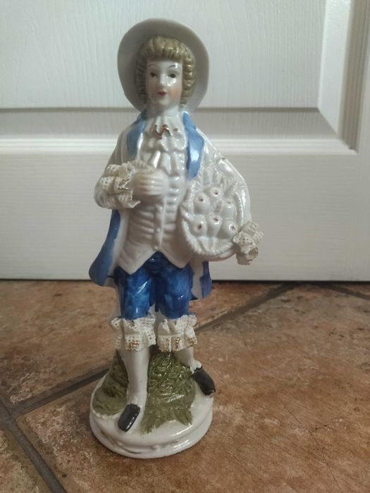 Figurka panicza z porcelany antyk