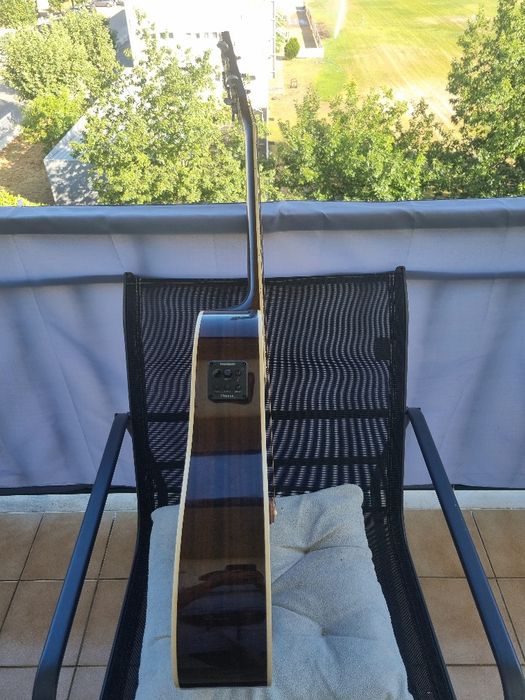 guitarra eletroacústica Epiphone J-45 EC Studio em estado rigorosamente impecável (como nova).