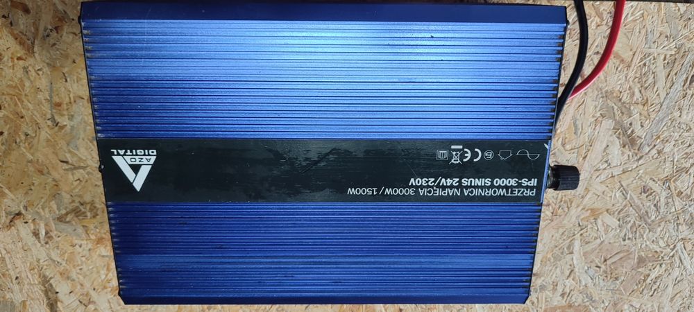 Інвертор (перетворювач напруги) AZO Digital IPS-3000/1500 SINUS 24V/230V.