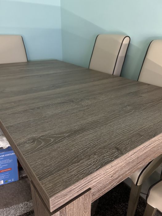 Mesa de madeira 160cm de comprimento e 90cm de largura