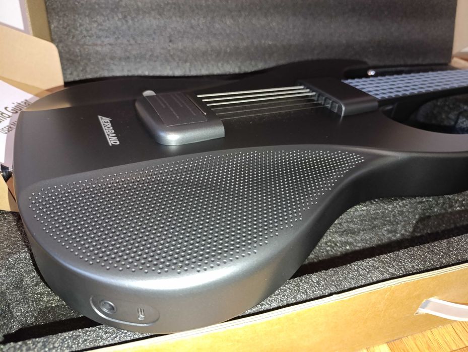 Smart gitara cyfrowa AeroBand Guitar | Kontroler MIDI | Głośnik | Komplet